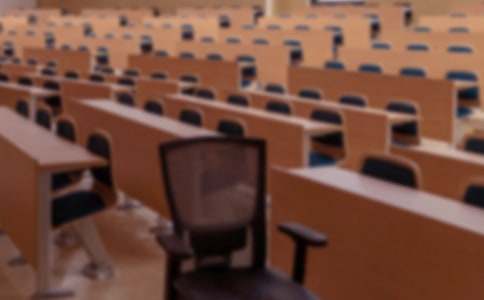 小学校长辞职报告